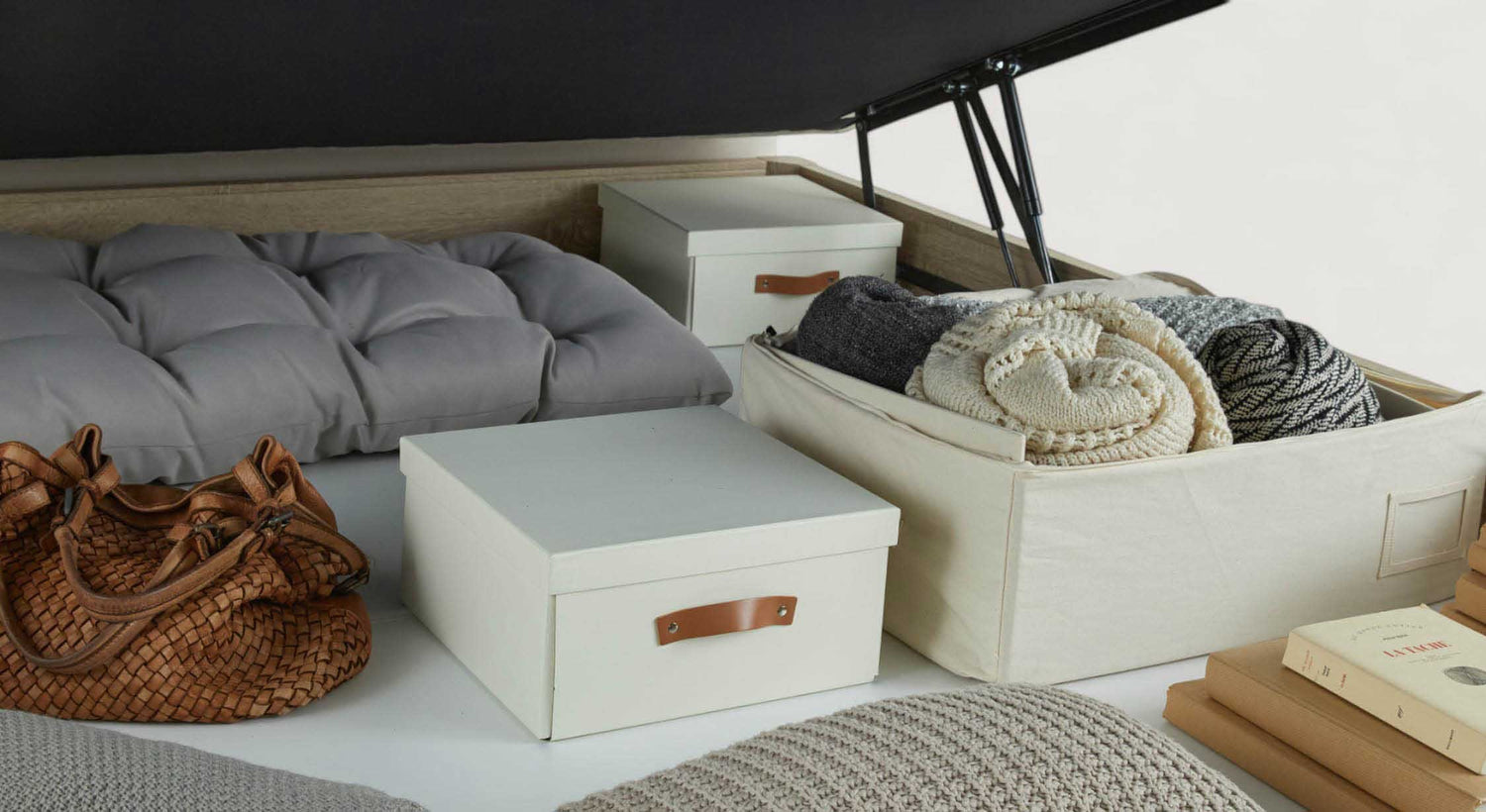 Quoi ranger dans mon lit coffre ? Nos meilleures astuces