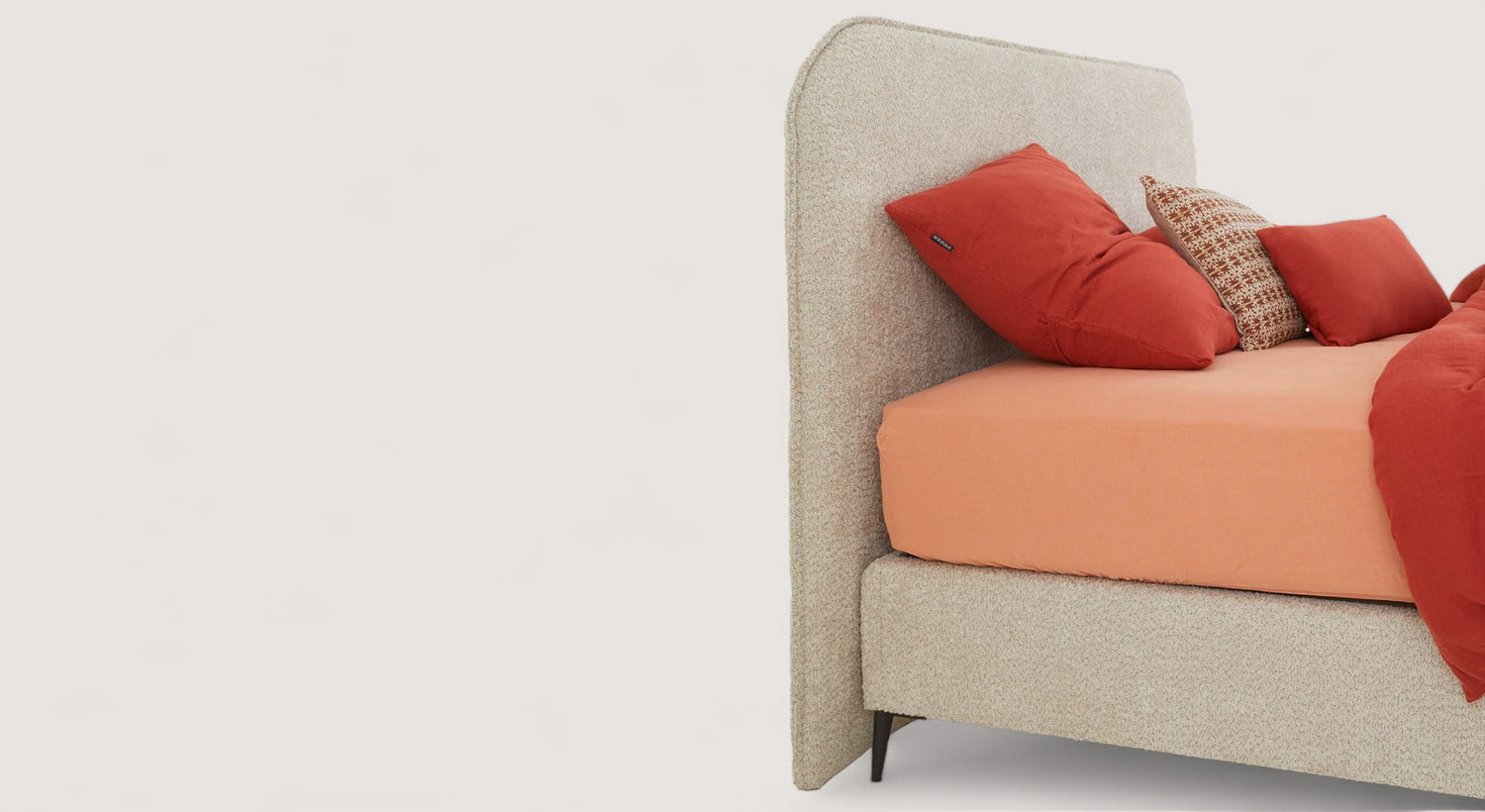 Comment fixer une tête de lit ?