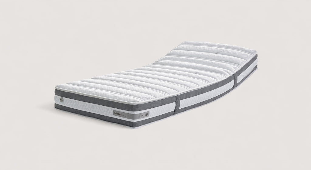 Matelas Latoptimum Optimum 2 avec design ergonomique et coutures matelassées, présenté en packshot sur fond neutre