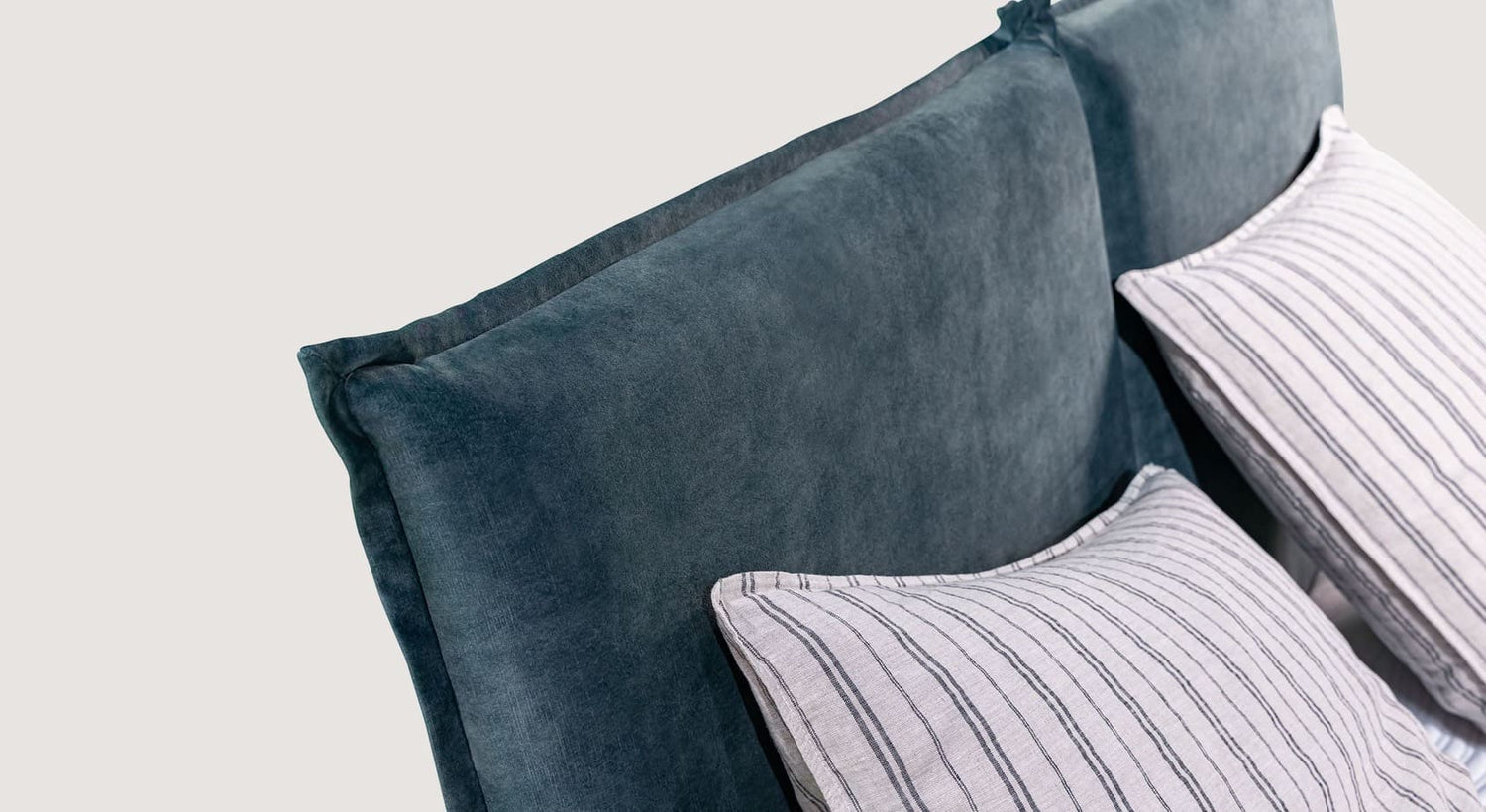 Lit coffre velours : luxe, confort et entretien