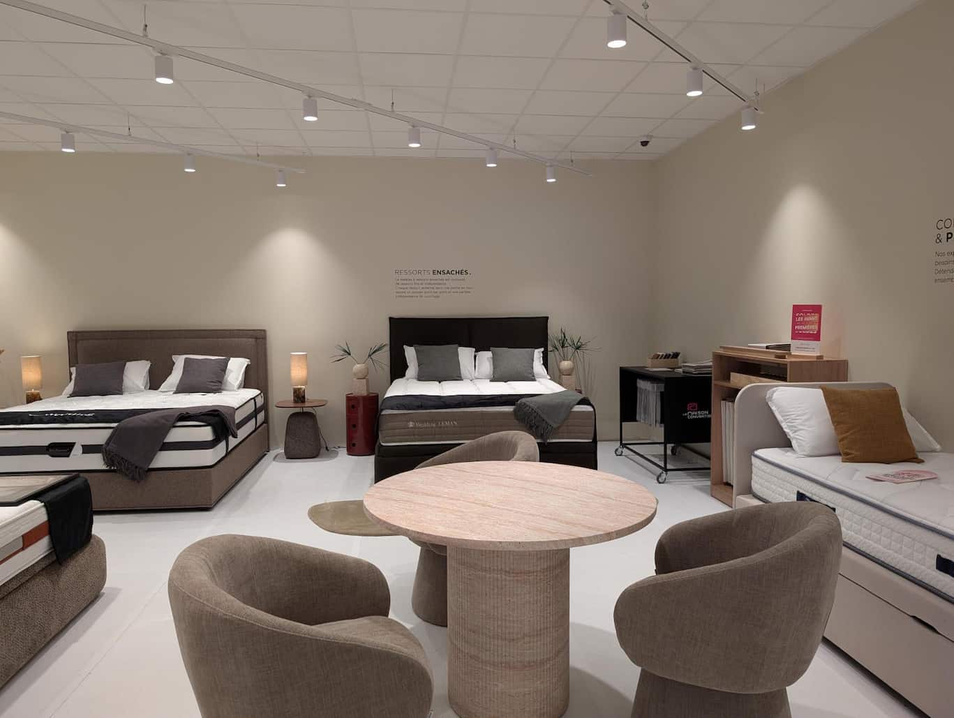 Espace literie dans le magasin Le Lit Saint-Priest