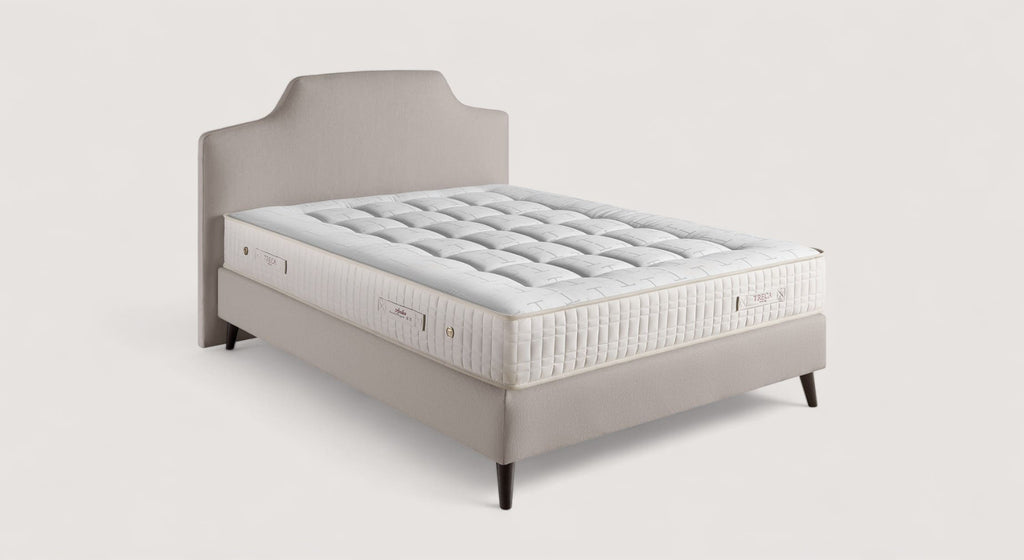 Matelas Apollon Treca avec coutil matelassé blanc et poignées latérales, présenté en packshot
